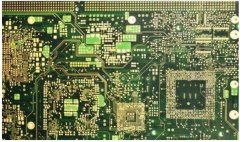 多層pcb板各層是什么結構，中間的介質(zhì)是什么